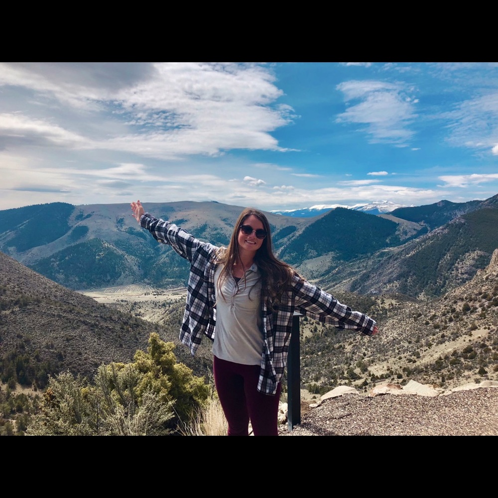 Meet your Posher, Mia